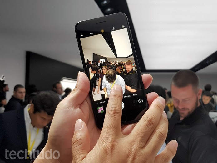 Câmera do iPhone 7 tem 12 megapixels, com direito a estabilizador de imagem (Foto: Thássius Veloso/TechTudo)