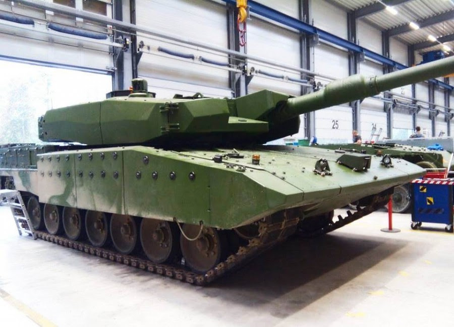 Below The Turret Ring: Leopard 2RI in production