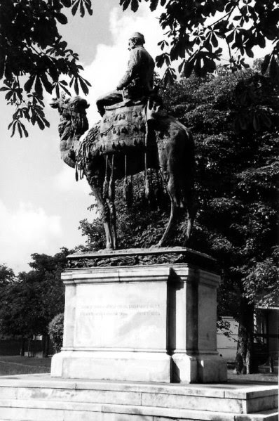 File:Statue of General Gordon - geograph.org.uk - 44414.jpg