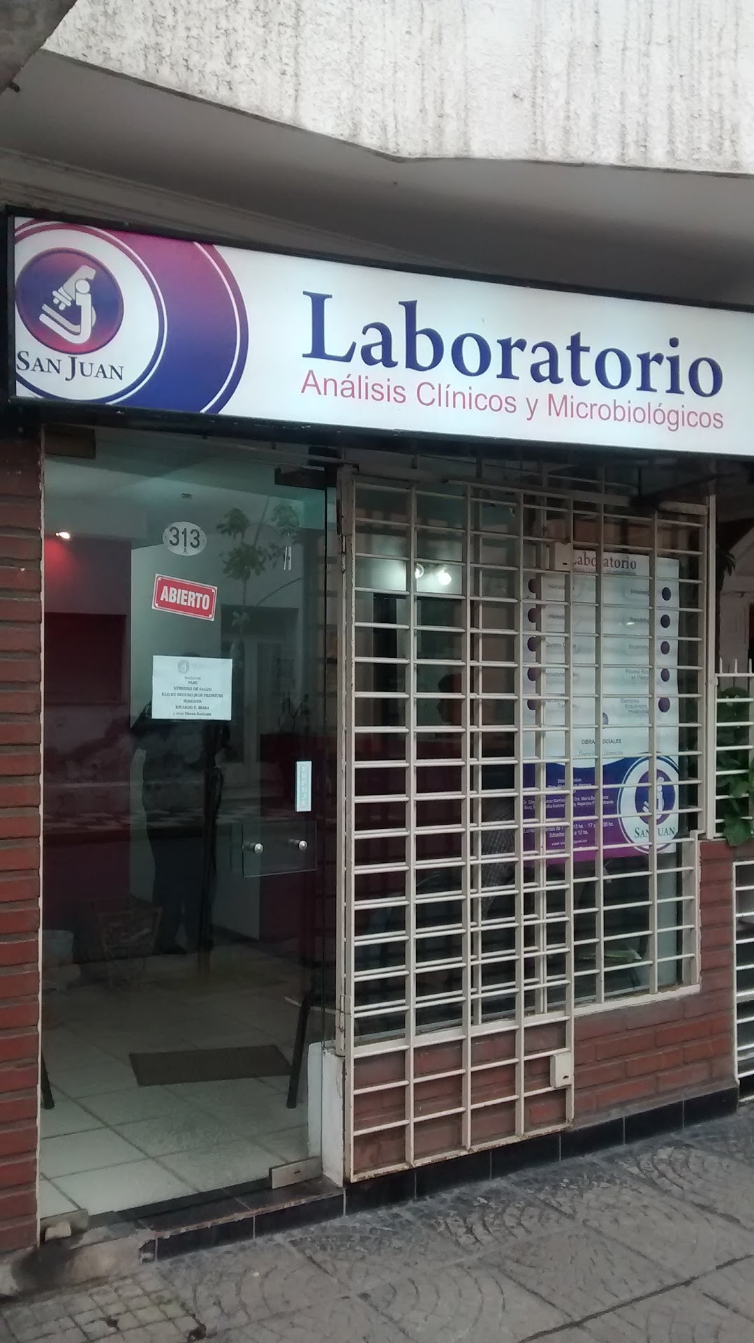 Laboratorio Análisis clínicos y Microbiológicos San Juan