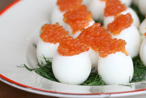 Quail eggs with caviar / Vutimunad siiamarjaga