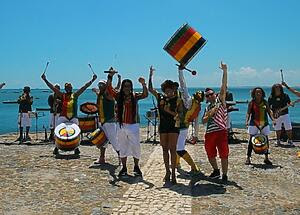 Olodum faz cover de Édith Piaf e fica incrível Olodum faz cover de Édith Piaf e fica incrível