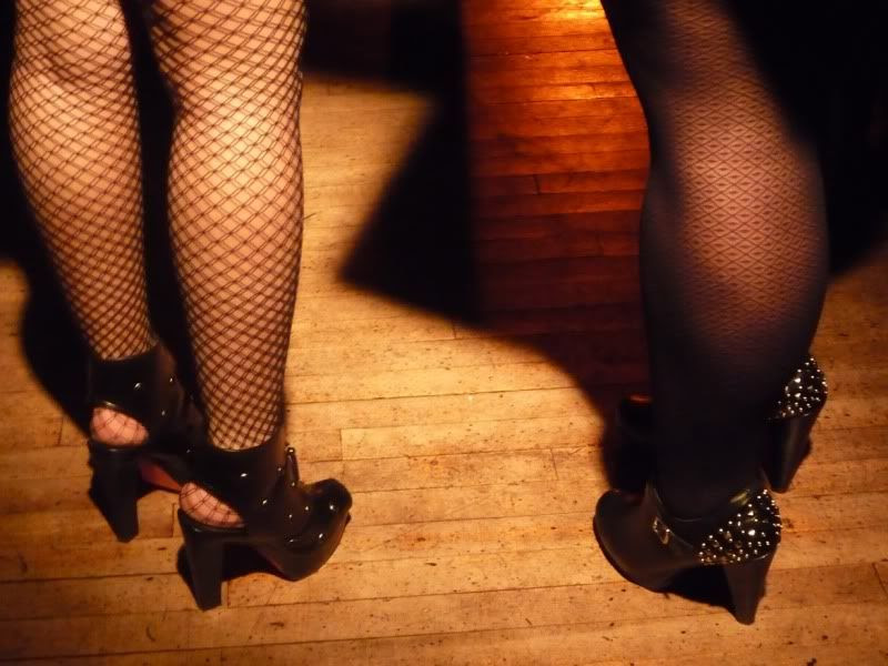 feet