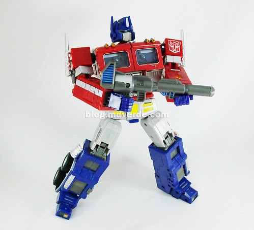 Transformers Optimus Prime Masterpiece MP-4 - modo robot