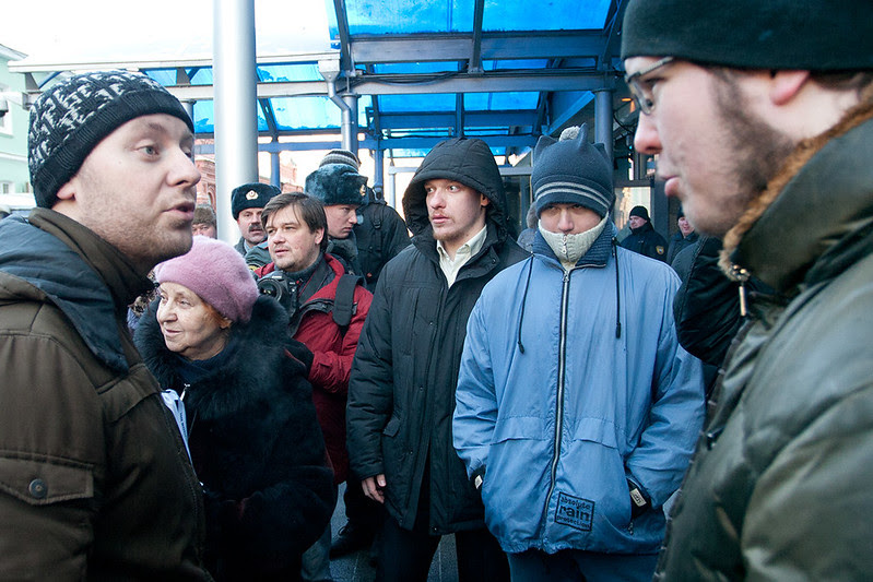 Геи против "Православных" у Думы. Часть 3