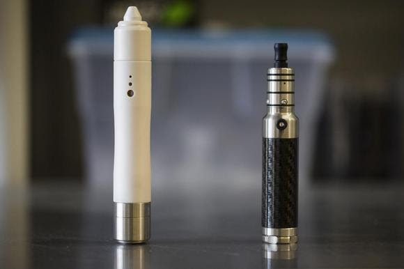(L-R) Electronic cigarette vaporizers Cera and Luna by Thermo-Essence Technologies are pictured in San Carlos, California May 2, 2014.  REUTERS/Stephen Lam