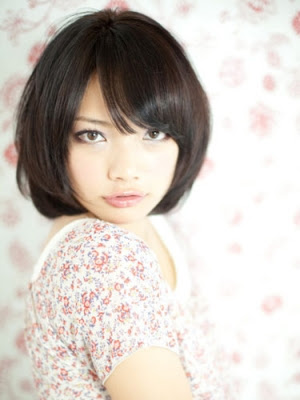 ショートボブ ミディアムボブ芸能人 髪型/ヘアカタログ【黒髪 - ショートヘア ストレート 黒髪