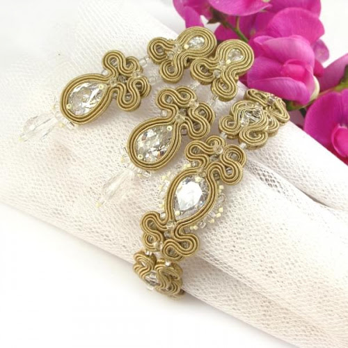 Hand embroidered bridal jewelry set Hand embroidered bridal jewelry set