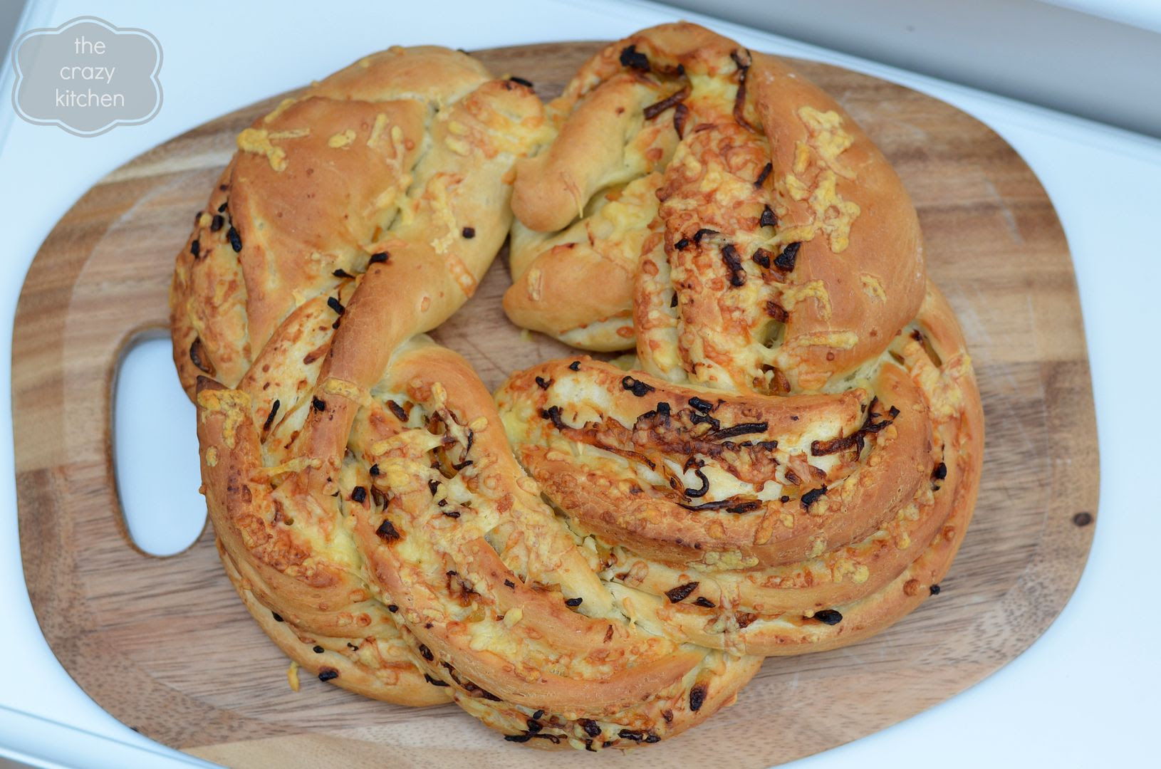 Cheese & Caramelised Onion Couronne