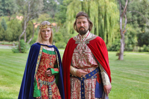 Couple playacting as Charles IV and Queen Blanche 1347 - 2016 Honza Keokotah