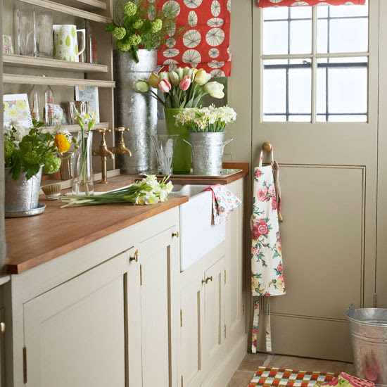 Flower room | Country utility room ideas | Utility room | PHOTO GALLERY | Country Homes and Interiors | Housetohome.co.uk