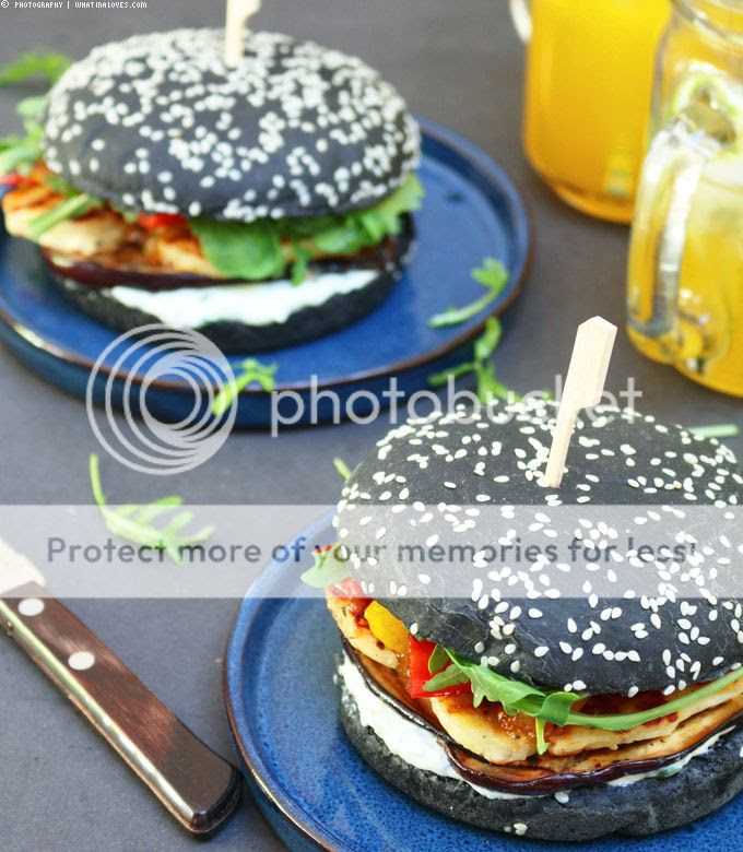 Grilled Halloumi Burger | whatinaloves.com