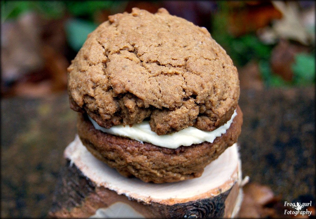 16.12, Gingerbread Whoopie Pie..just in time for christmas!