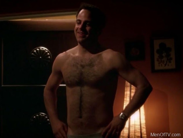 MALE CELEBRITIES: Paul Adelstein shirtless pictures.