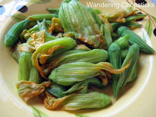 Bong Bi Xao (Vietnamese Sauteed Squash Blossoms)