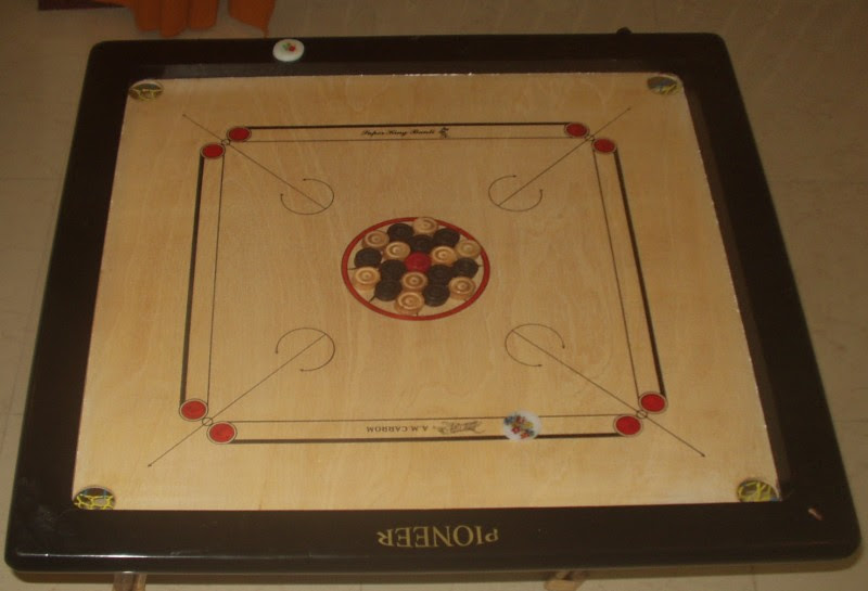 Carrom board