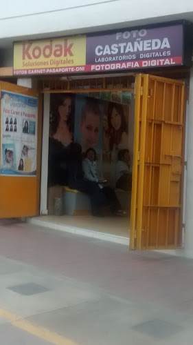 Opiniones de Foto Castañeda en San Martín de Porres - Estudio de fotografía
