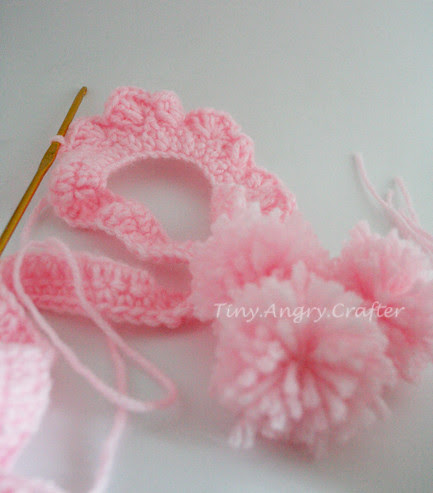 pom headband