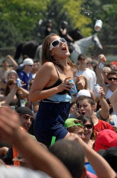 The Drunken Mayhem of the Preakness Infield The Drunken Mayhem of the Preakness Infield