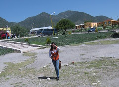 Chica despidiensose