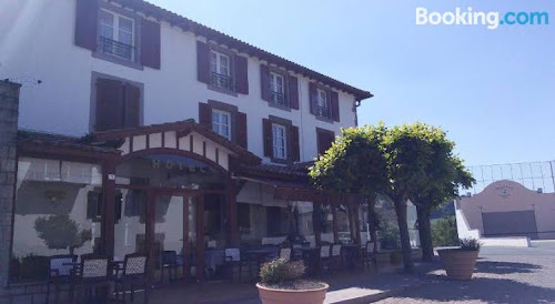 Hôtel Camou - Chambre d'hôtes Relais de Compostelle à Uhart-Cize