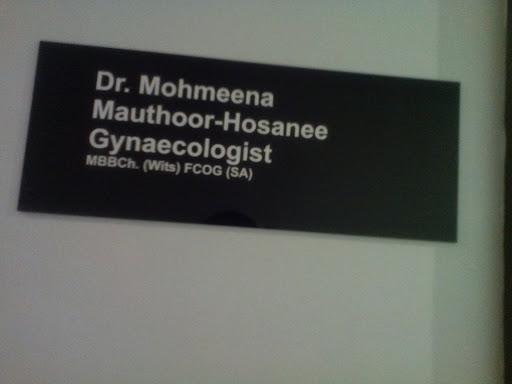 Dr. Mohmeena Mauthoor-Hosanee, Specialist Obstetrician and Gynecologist