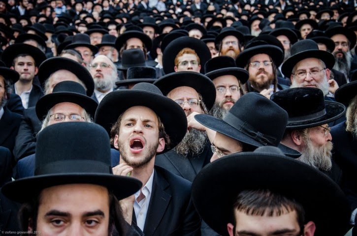 ultraorthodox Jewish rally in Foley Square and march around Chinatown  Manhattan NY, against the secularization and army service conscription for Haredi Jews in Israel. photo by Stefano Giovannini