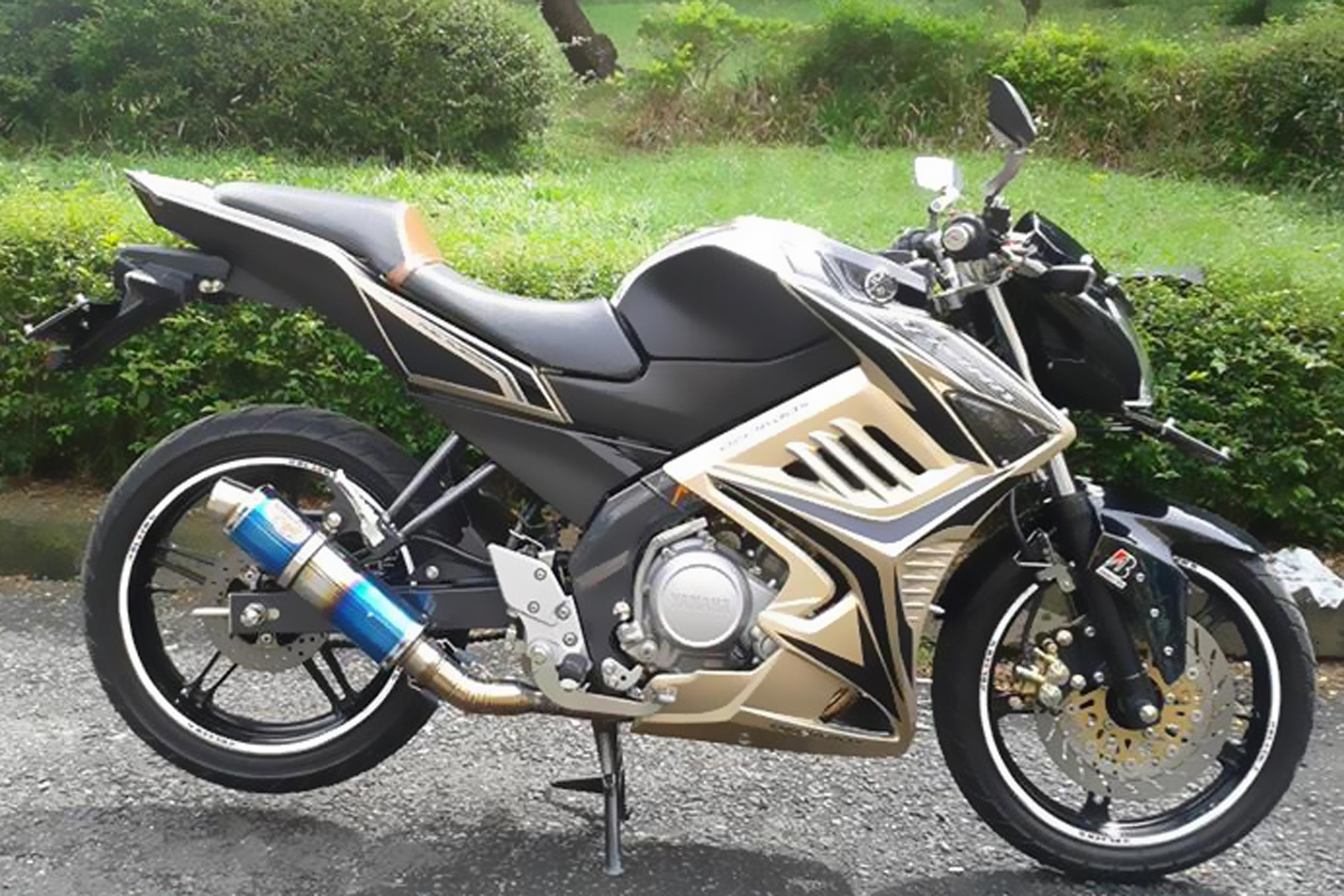 Modifikasi Vixion 2015 Ban Besar Terbaru Dan Terlengkap Sound Modif Modifikasi Vixion 2015 Ban Besar Terbaru Dan Terlengkap Sound Modif