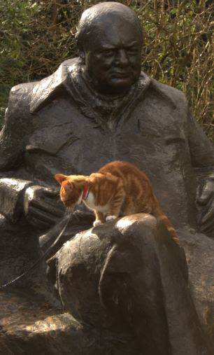 Inspection: Jock VI inspects a Churchill statue in Chartwell's gardens