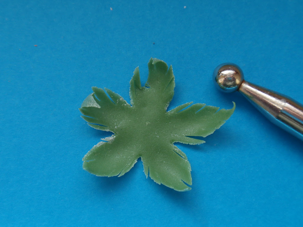 Making a full sugar flower rose