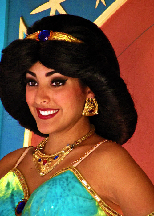 Zac Efron Buzz: princess jasmine disneyland