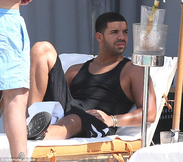 Teen Drake Shirtless At The Pool In Miami