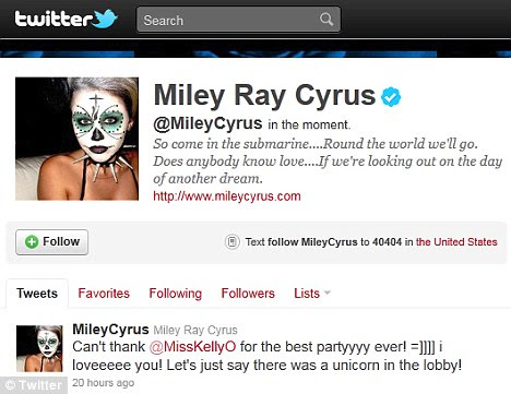 Grande noite: O evento foi organizado por Kelly Osbourne e Miley excitada ela twittou graças a seu amigo