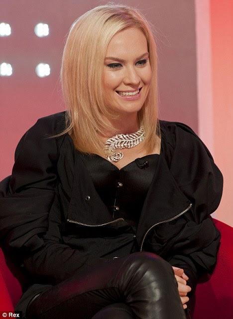 http://i.dailymail.co.uk/i/pix/2011/11/14/article-2061472-0ECB947E00000578-74_468x640.jpg