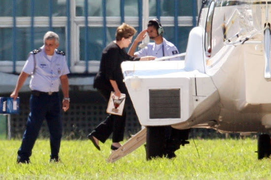A presidente afastada, Dilma Rousseff, só vai pode usar transporte aéreo da FAB para ir a Porto Alegre