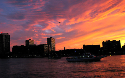 The sunset just got crazy gorgeous (NYC)