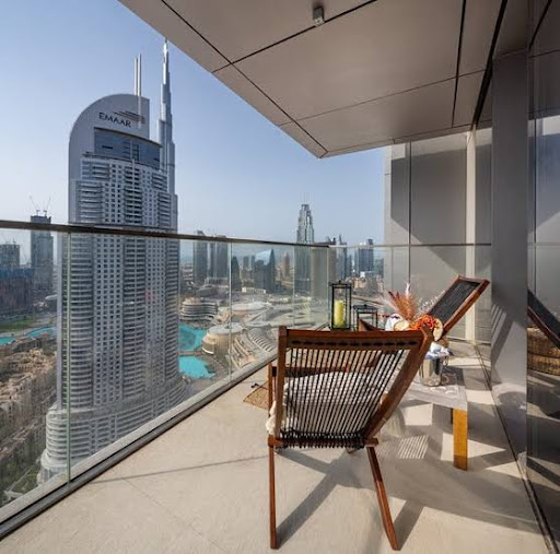 Modern & Sophisticated 2BR in Downtown Dubai