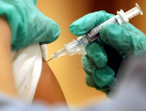 flu shot fe4ee3d14c3fdc72 300x228 8 põhjust, miks gripivaktsiin on ohtlikum kui gripp