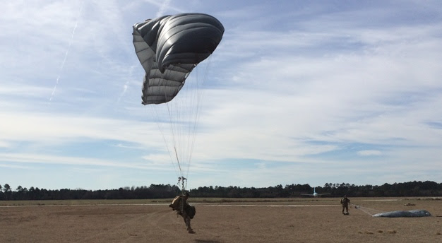 RA-1_parachute (c) US Army