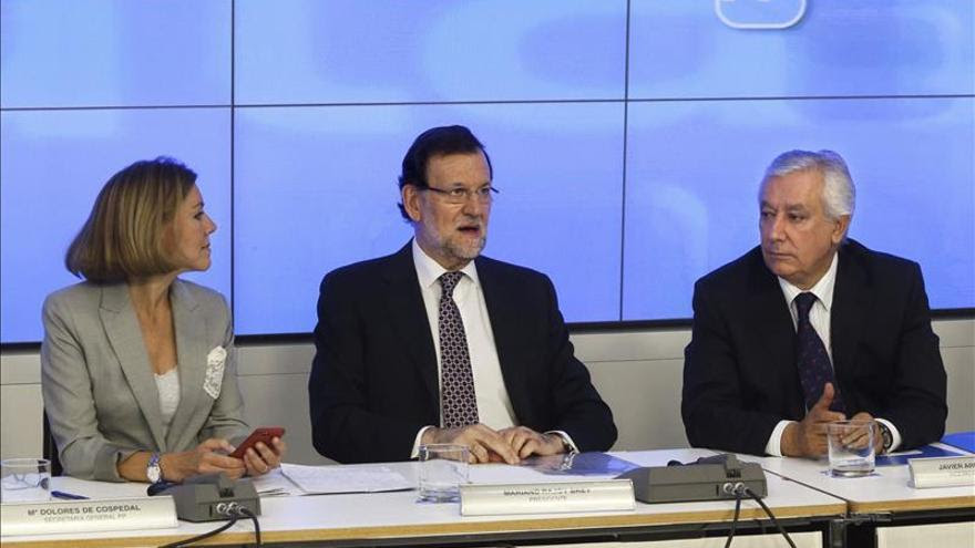 Rajoy mantiene a Cospedal como secretaria general con cinco vicesecretarios