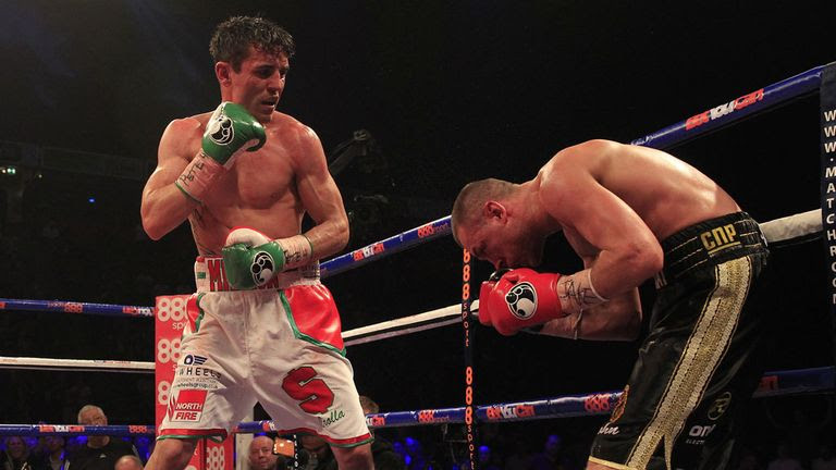 Anthony Crolla pours the pressure on late in his fight with John Murray (Pic Lawrence Lustig)