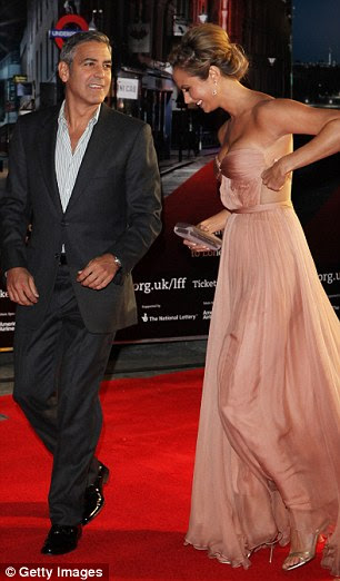 http://i.dailymail.co.uk/i/pix/2011/10/20/article-2051529-0E75E9DD00000578-440_306x522.jpg