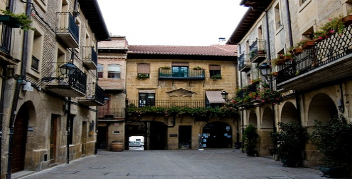 Resultado de imagen de plaza mayor la guardia