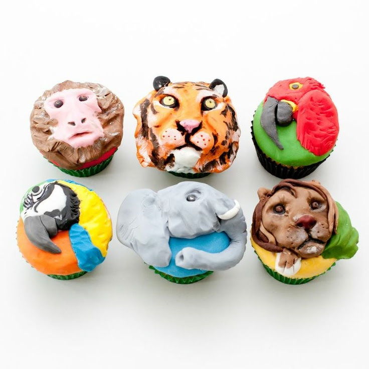 Fancy zoo cupcakes