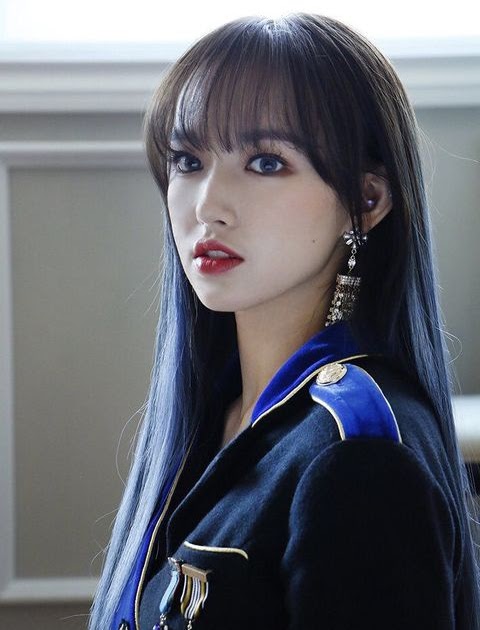 New Kpop Female Idols With Bangs Background - S-K-I