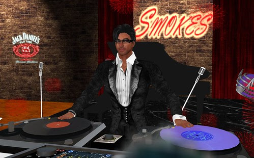 DJ Drake Huet at Smokes