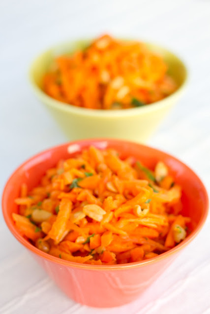 Krõmpsuv porgandisalat soolapähklitega / Crunchy carrot and salted peanut salad