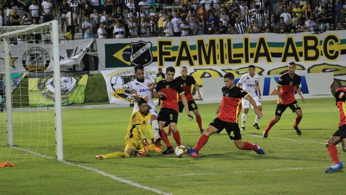 ABC x Alecrim, no Estádio Frasqueirão (Foto: Fabiano de Oliveira/GloboEsporte.com)