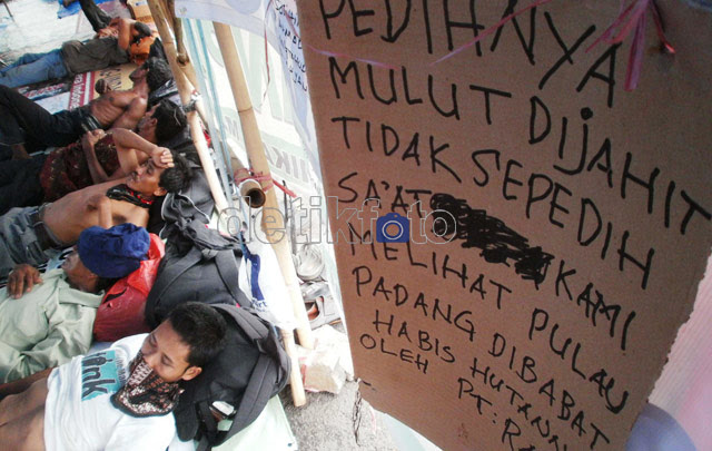Jahit Mulut Warga Riau di DPR Berlanjut