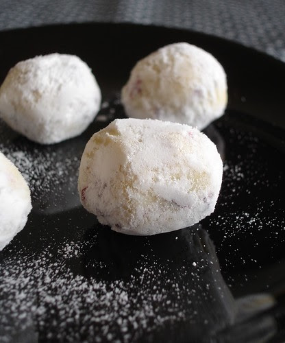 White chocolate, cranberry and Cointreau truffles